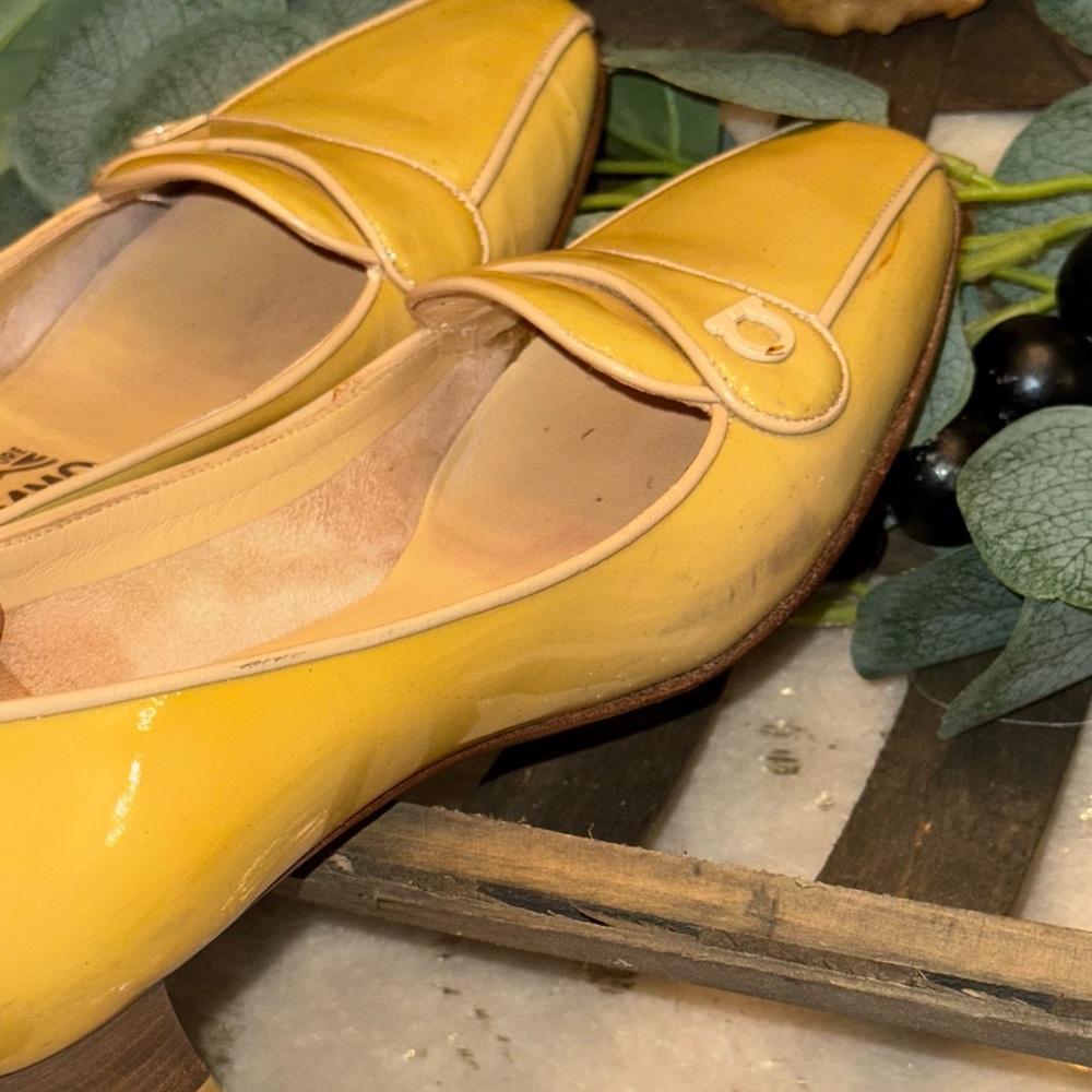 Salvatore Ferragamo Authentic Vintage Yellow Heeled Shoes - Picture 4 of 10
